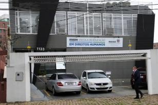 Secretário Ney Leprevost chega à Escola de Educação em Direitos Humanos Prof. Dr. Renê Ariel Dotti