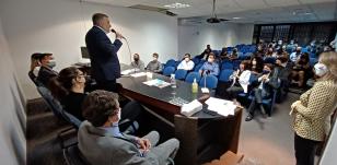 Secretário Ney Leprevost no auditório da ESEDH