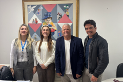 A equipe da ESEDH e o vereador Sidnei Toaldo.