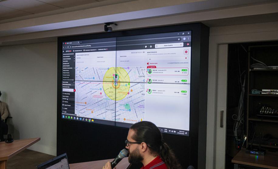 Como será a monitoração simultânea de mulheres vítimas de violência e agressores