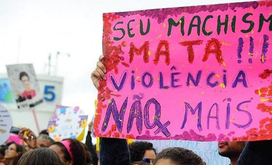 MIDIA Especialistas apontam influência da mídia no discurso de ódio contra mulheres