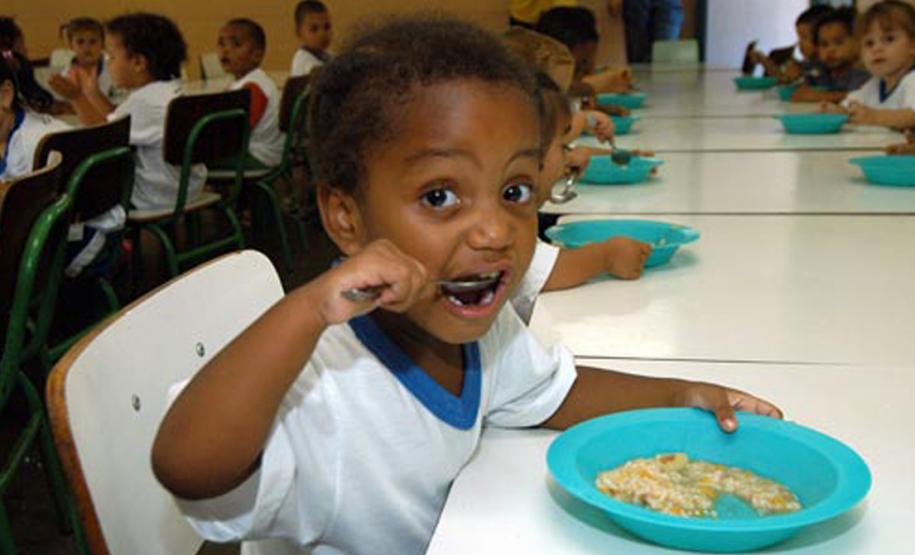 FAO dá início a curso no Brasil sobre alimentação escolar e proteção social