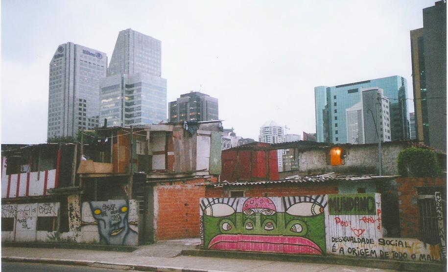 Falta de garantia de direitos básicos aumenta desigualdade, dizem especialistas