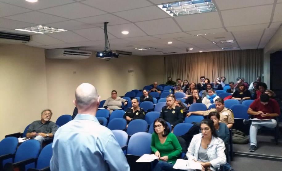 2 6º encontro do Seminário de Direitos Humanos: Fundamentos e Desafios