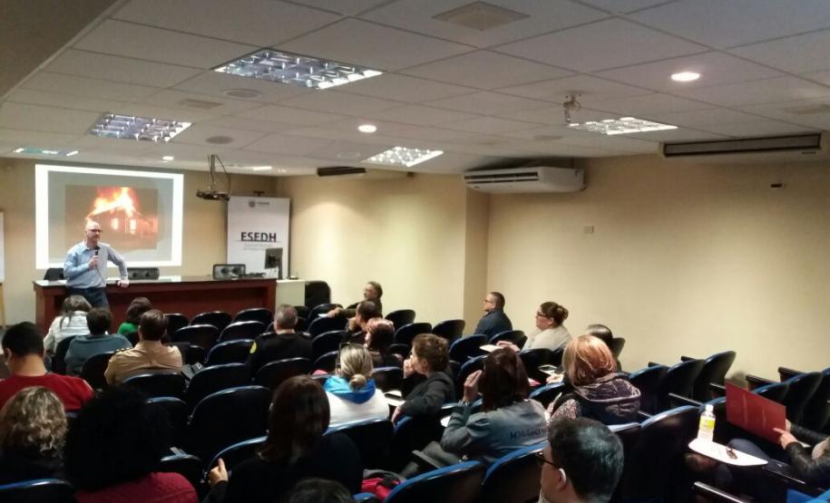 2 6º encontro do Seminário de Direitos Humanos: Fundamentos e Desafios