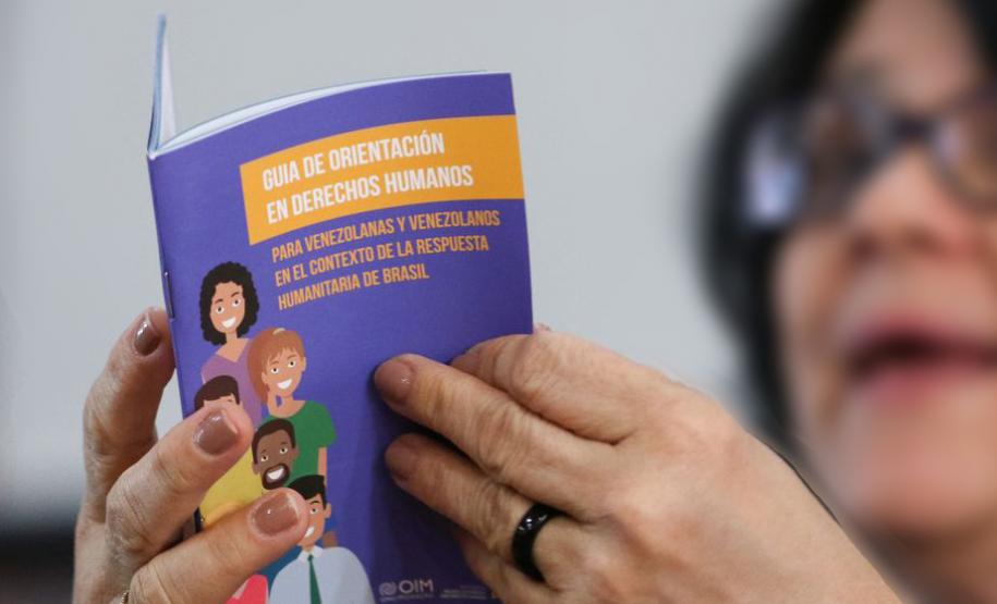 Governo e ONU lançam cartilha com orientações a venezuelanos no Brasil Governo e ONU lançam cartilha com orientações a venezuelanos no Brasil