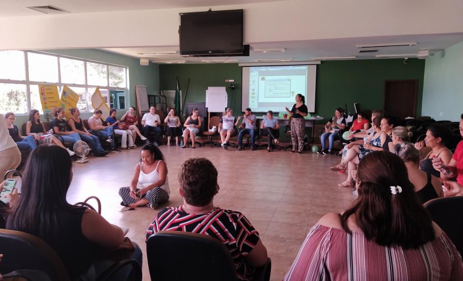 FORMAÇÃO PARA OS PROGRAMAS FAMÍLIAS FORTES, #TAMOJUNTO E ELOS DE PREVENÇÃO AO USO ABUSIVO DE ÁLCOOL E DROGAS